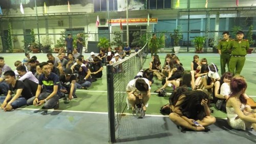 Đột kích vũ trường, thu giữ hàng loạt ma túy và thuốc lắc