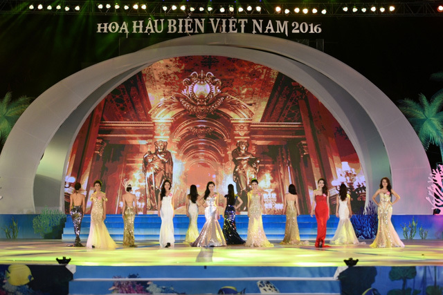 Ng??i ??p H�a B�nh Ph?m Th�y Trang ??ng quang Hoa h?u Bi?n Vi?t Nam 2016