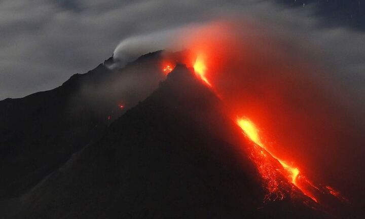 N�i l?a phun tr�o t?i Indonesisa, 6 ng??i thi?t m?ng