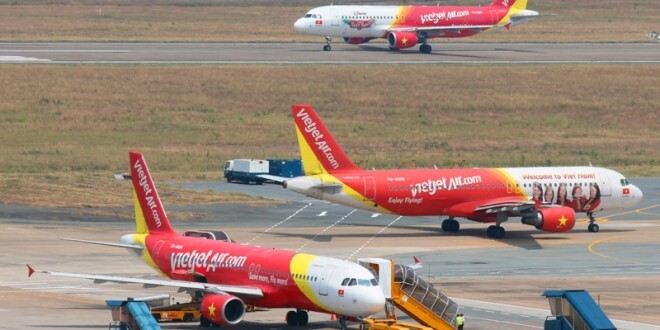 H�ng kh�ng v�o m�a cao ?i?m: Gi� v� m�y bay r? b?ng b�t ph?