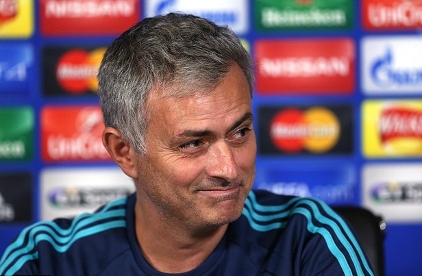 Mourinho k� h?p ??ng v?i MU trong h�m nay