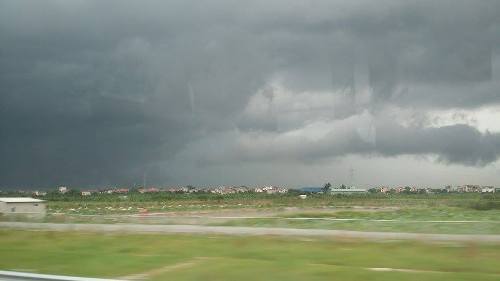 Ngày mai, miền Bắc mưa dông, chấm dứt nắng nóng