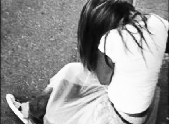 Truy tìm kẻ lạ mặt khống chế bạn trai để ép cô gái 