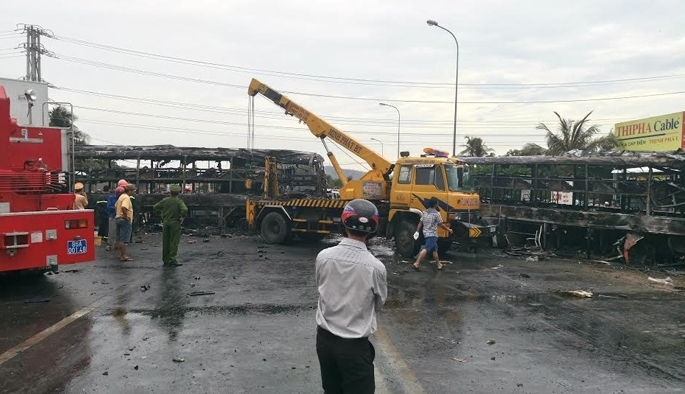 Kinh hoàng những vụ xe khách bất ngờ bốc cháy năm 2016