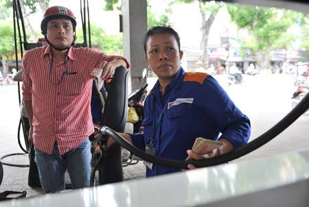 Giá xăng dầu bao giờ mới ổn định?