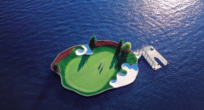 Cận cảnh sân golf nổi trên mặt hồ duy nhất của thế giới