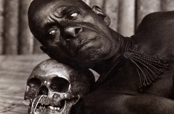 Bộ tộc từng ăn thịt người, thích kết hôn… đồng giới