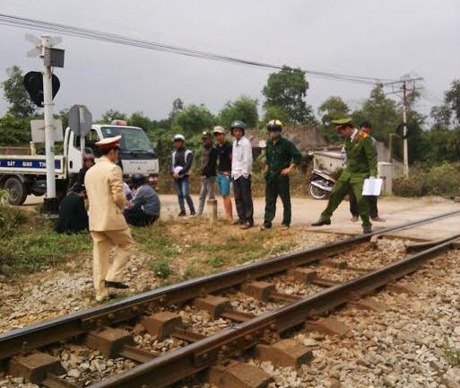 Cứu sống nạn nhân bị tàu hỏa đâm văng xa 30m 