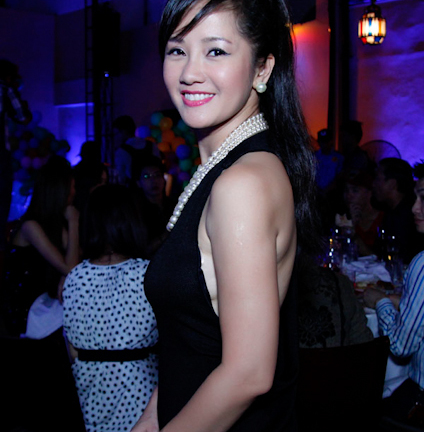 Hồng Nhung quyến rũ tuổi 43