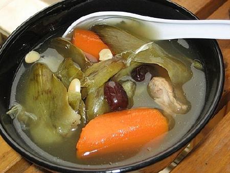 Bí quyết nấu canh atiso - giò heo để giải nhiệt