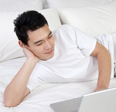 Sở thích săn 'rau sạch' của đàn ông qua mạng xã hội