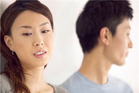 Chồng ơi, tiền để tiêu chứ không phải cất két!