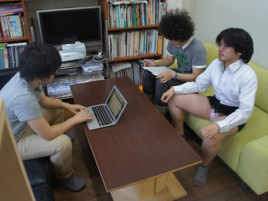 Bó tay anh chàng mặc váy để... thấu hiểu tâm lý phụ nữ