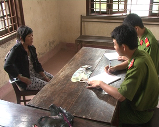 Nữ quái chuyên đi móc túi bị sa lưới 