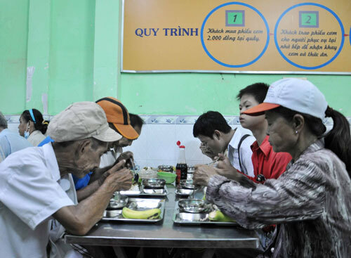 Giải mã chuyện người Sài Gòn làm từ thiện