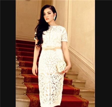 Lý Nhã Kỳ: Từ búp bê xấu xí thành quý bà sang trọng