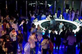 Dân bay hết cửa “lắc”  vì… cảnh sát cũng “đi bar”