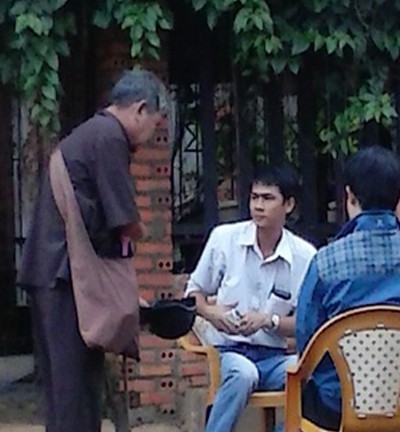 Đi ăn xin bằng xe… Air Blade!