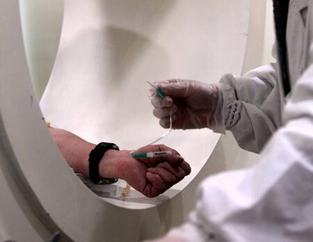 Bệnh viện “khát” máu trinh nữ