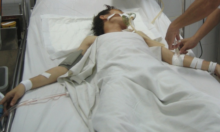 Nam thanh niên thoát chết khi bị đâm thủng phổi mất 2,5 lít máu