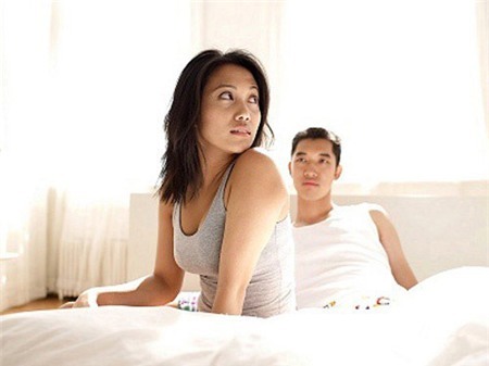 Gái ngoan và chuyện ngờ nghệch… “trên giường”