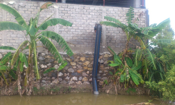 Bức xúc cảnh nhà máy ngang nhiên