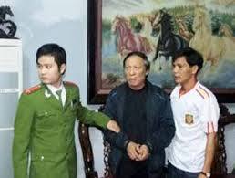 Nữ quái thoát y và “nghề” điên cha truyền con nối (Kì 7)