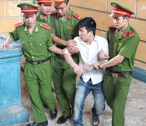 Chuyện hy hữu: Tranh nhau được chết tại phiên tòa