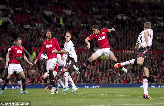 M.U 1-0 Liverpool: Chicharito giúp Quỷ đỏ phục hận thành công