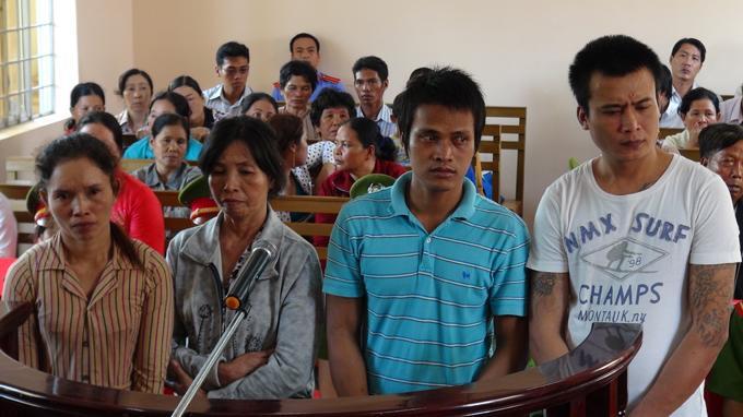 Gây rối chốn tu hành, nhóm đối tượng lĩnh án