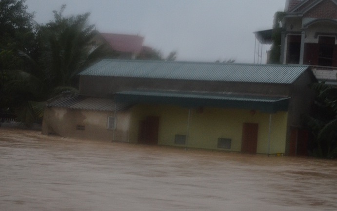 Video: Toàn cảnh mưa lũ ở Nghệ An sau bão số 10