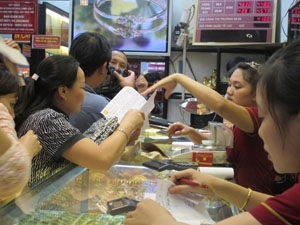 Giá vàng giảm mạnh, xuống ngưỡng 37,2 triệu đồng