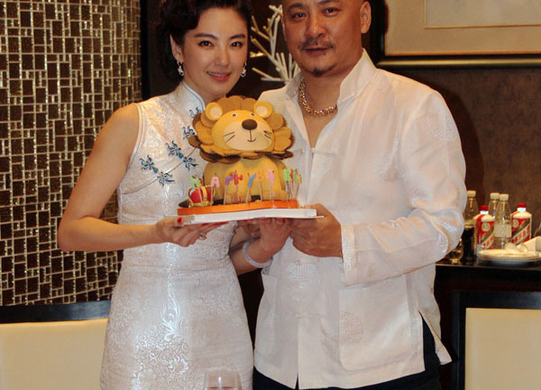 Những đôi đũa lệch trong giới showbiz Châu Á