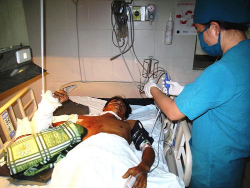 Phú Yên: Nối liền cánh tay đứt nhờ ngâm đá lạnh