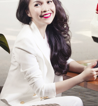 Xuống phố ngày thu đẹp như Hiền Thục