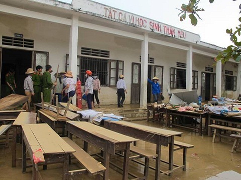 Nhiều trường học ở Nghệ An “mất trắng” sau lũ