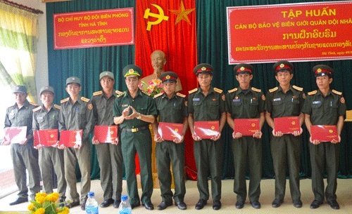 Hà Tĩnh: 25 cán bộ quản lý bảo vệ biên giới Lào tốt nghiệp