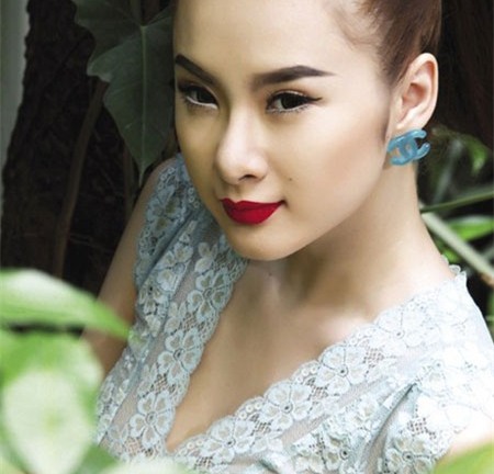 Khi Hồng Quế, Angela Phương Trinh tự