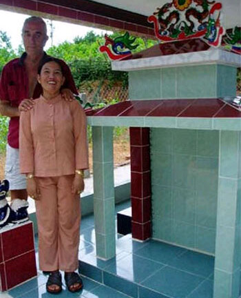 Cuộc tình kỳ lạ của triệu phú Mỹ và cô gái Việt