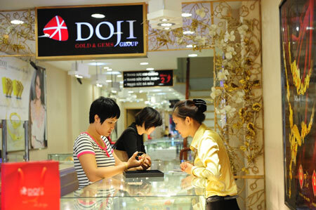 Vàng trong nước giảm mạnh “đón” kết quả đấu thầu