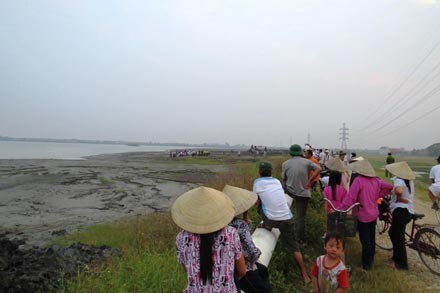 Xót xa hai bé 10 tuổi chết đuối tại hồ nước thải