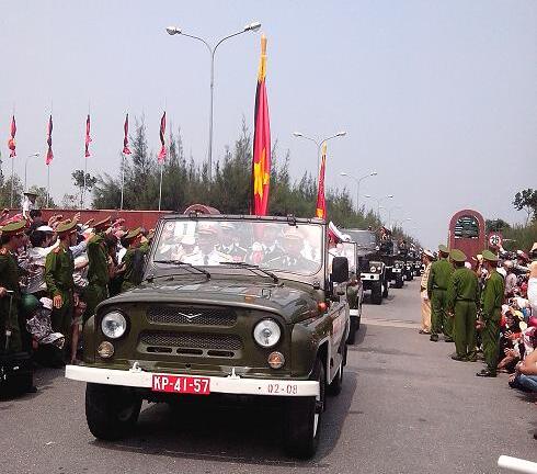 Chùm ảnh: Linh cữu Đại tướng từ sân bay về Vũng Chùa