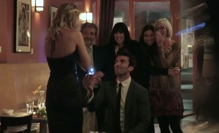 Màn cầu hôn bằng phim làm lay động cư dân mạng