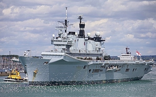 Tàu sân bay trực thăng của Anh có nguy cơ bị xẻ sắt vụn