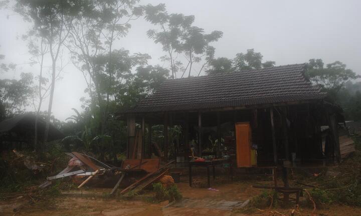 Một clip rất cảm động về lũ lụt ở Hà Tĩnh