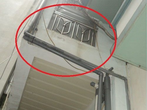 Chuyện người đàn bà bỏ rơi chồng bại liệt gây sốt mạng