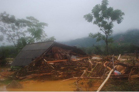 Hà Tĩnh: Hỗ trợ 40 triệu đồng cho mỗi hộ bị trôi nhà trong lũ