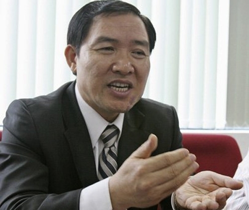 Bồ nhí của Dương Chí Dũng là tiếp viên nhà hàng