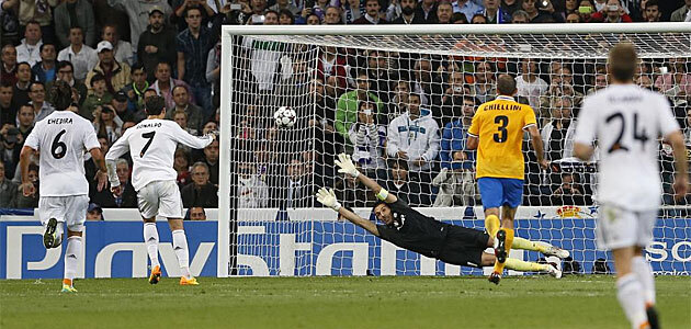 Tin bóng đá sáng ngày 24/10: Sepp Blatter tham quyền