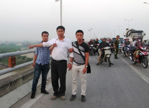 Bác sĩ vứt xác nạn nhân có bố và 2 em gái làm ngành y